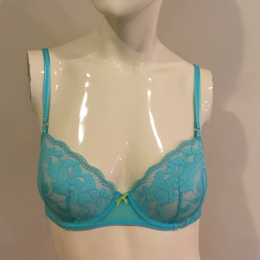 HOT!NWT BetseyJ bra URS$10 Retail $48 #723801